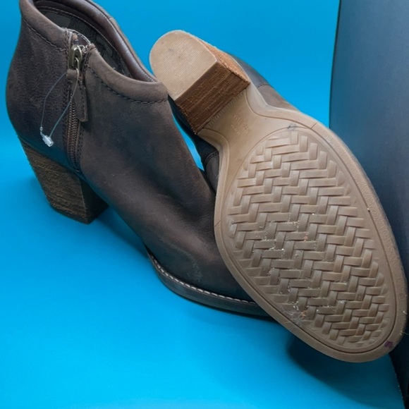 Cole Haan NWOT Dark Brown Leather 3 inch Heel, Size 9 - Picture 5 of 7